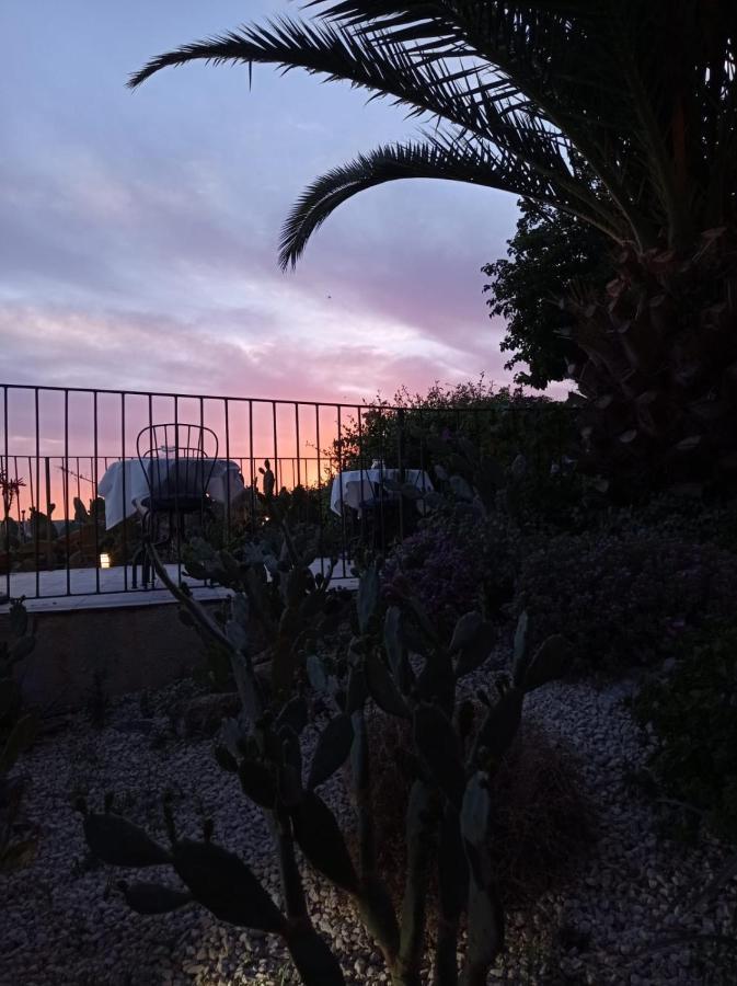 Trigona Garden Suite Noto Bagian luar foto