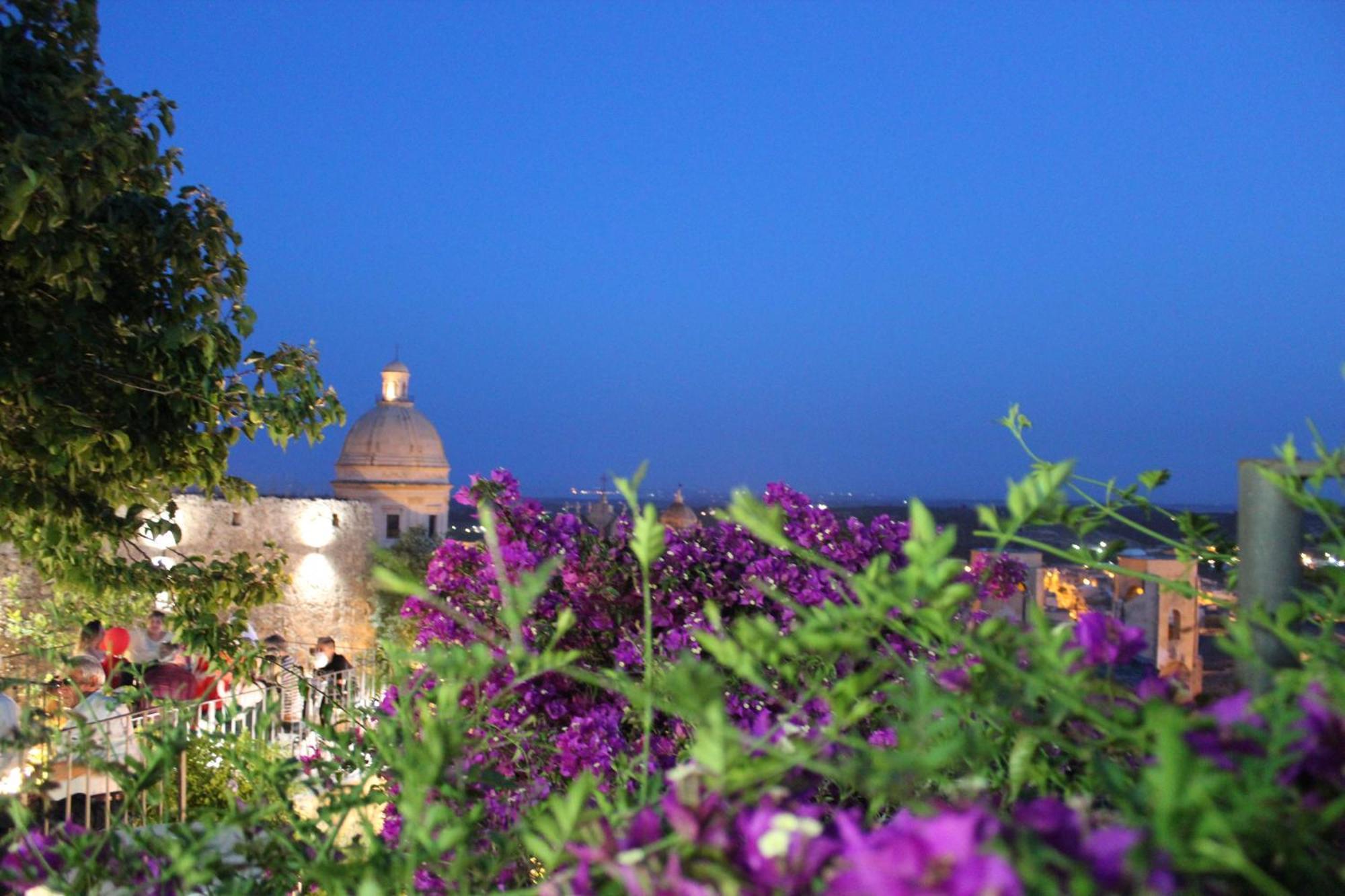 Trigona Garden Suite Noto Bagian luar foto
